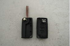 Корпус пульта Citroen HU83 3 кнопки (батарейка CE0523, на платі)