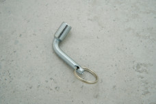 Ключ ATOS 1К автоматичні ворота, електрощитові, тамбури, генератори (трикутник 4 мм, Ø 10 )