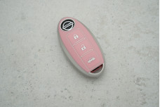 Чохол Nissan матовий розовий поліуретан