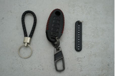 Чохол Nissan чорний шкіра (+ візитниця)