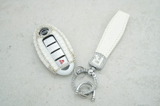 Чохол Nissan стрази білий, універсальний