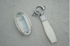 Чохол Nissan стрази білий, універсальний