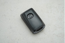 Чохол Mazda чорний поліуретан