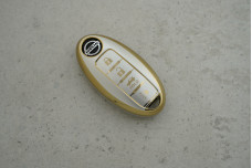 Чохол Nissan сірий-золото поліуретан