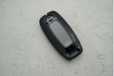 Чохол Nissan прозорий чорний поліуретан універсальний