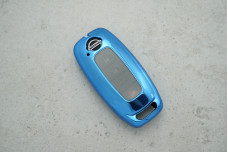 Чохол Nissan прозорий рожевий поліуретан, універсальний