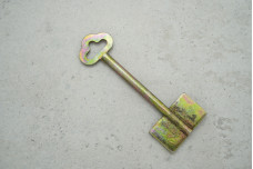 Заготовка ключа Жовті води Ø6.5 L85 двохбородий з отвором метал (код609)