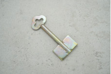 Заготовка ключа Жовті води Ø7 L65 двохбородий з отвором