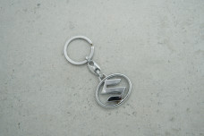 Брелок Suzuki металевий