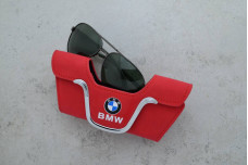 Авточохол BMW для окулярів червоний