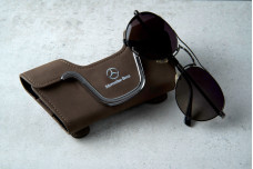 Авточохол Mercedes для окулярів шоколад