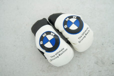 Брелок BMW Бокс рукавички білі