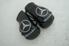 Брелок MERCEDES Бокс рукавички чорні
