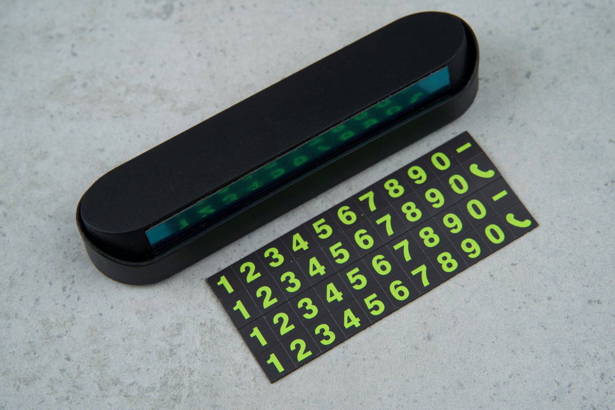 Автовізитка з номером телефону для паркування