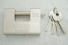 Замок навісний ПЕШКА FY94/Golden Link CP 94 мм (лазерний ключ)