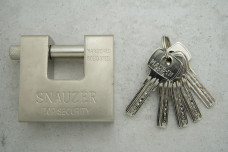 Замок навісний пешка FY 74/Golden Link CP 74 мм (лазер ключ)