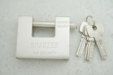 Замок навісний ПЕШКА SNAUZER сатин 84 мм (лазерний ключ)