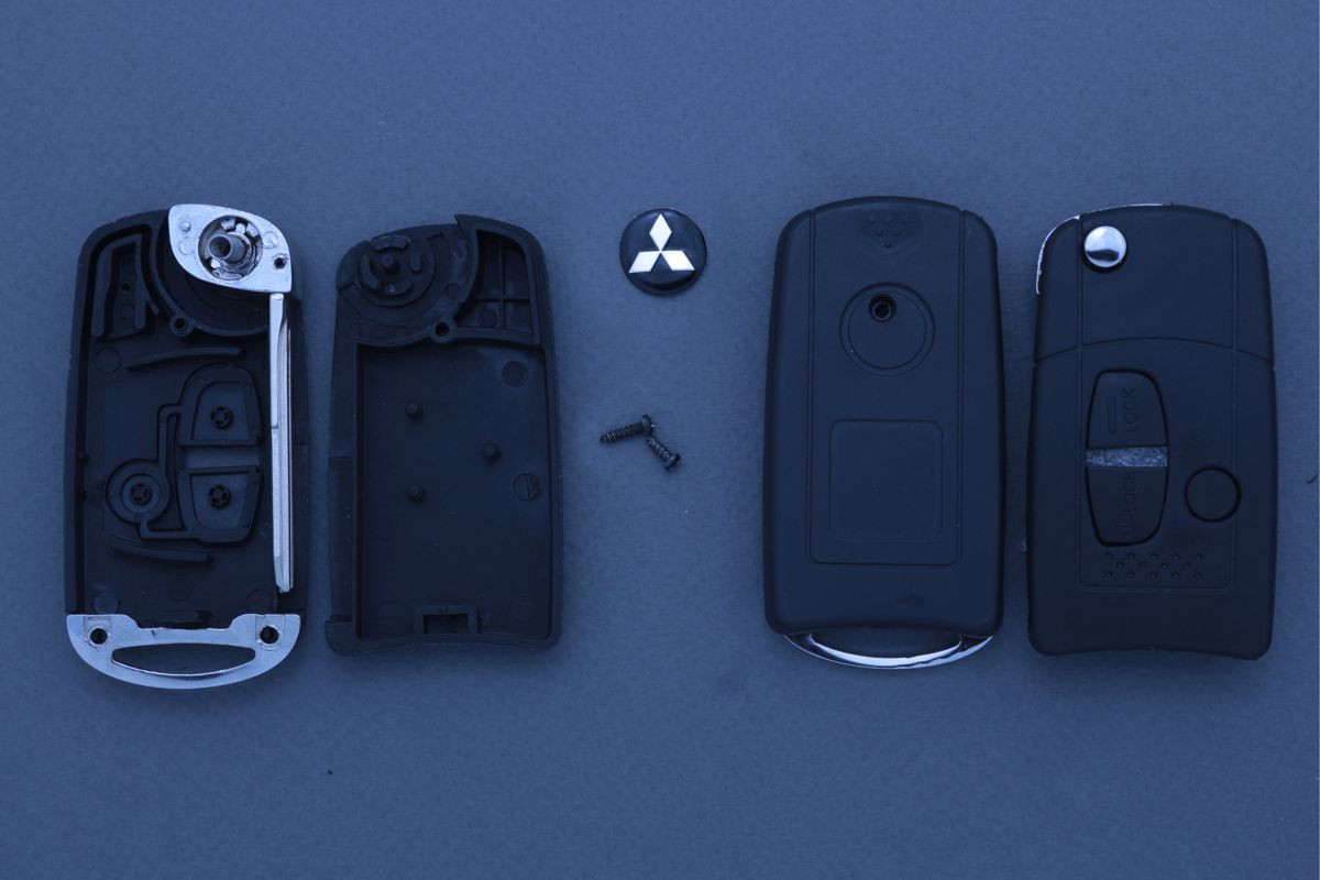 Корпус ключа Mitsubishi 3 кнопки MIT11R