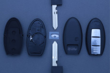 Корпус пульта Infiniti SMART NSN14 2 кнопки (Праве кріплення батарейки)