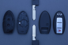 Корпус пульта Infiniti SMART NSN14 2 кнопки + паніка (Праве кріплення батарейки)