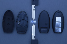 Корпус пульта Infiniti SMART NSN14 3 кнопки (Праве кріплення батарейки)