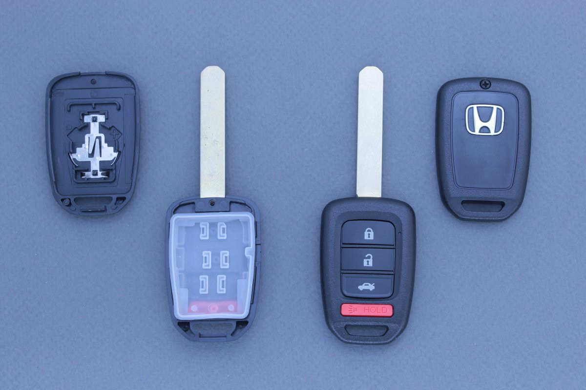 Корпус ключа Honda 3 кнопки + Паніка HON66T