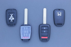 Корпус ключа Honda 2 кнопки + Паніка HON66T 
