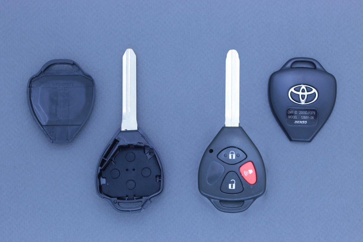 Корпус ключа Toyota 2 кнопки + Паніка TOY43
