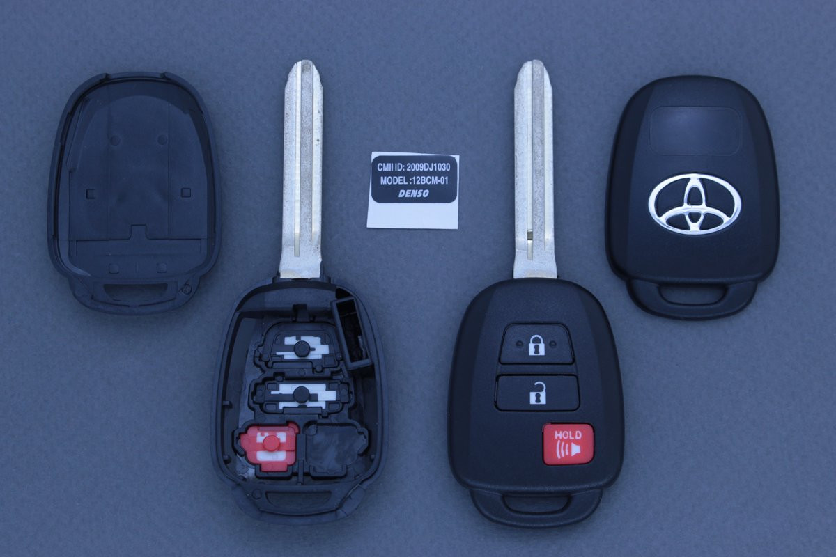 Корпус ключа Toyota 2 кнопки + Паніка TOY43 
