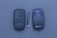 Пульт до шлагбаума та воріт NICE Flo2R-S 2CH 433MHz плаваючий код