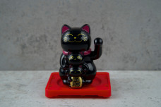 На щастя японский кіт Манекі Неко 6,5см чорний (на сонячній батареї)
