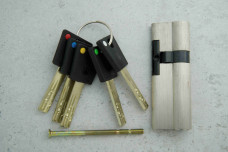 Циліндр SHERLOCK 90 60/30(30/60)НК ключ-ключ, посилений