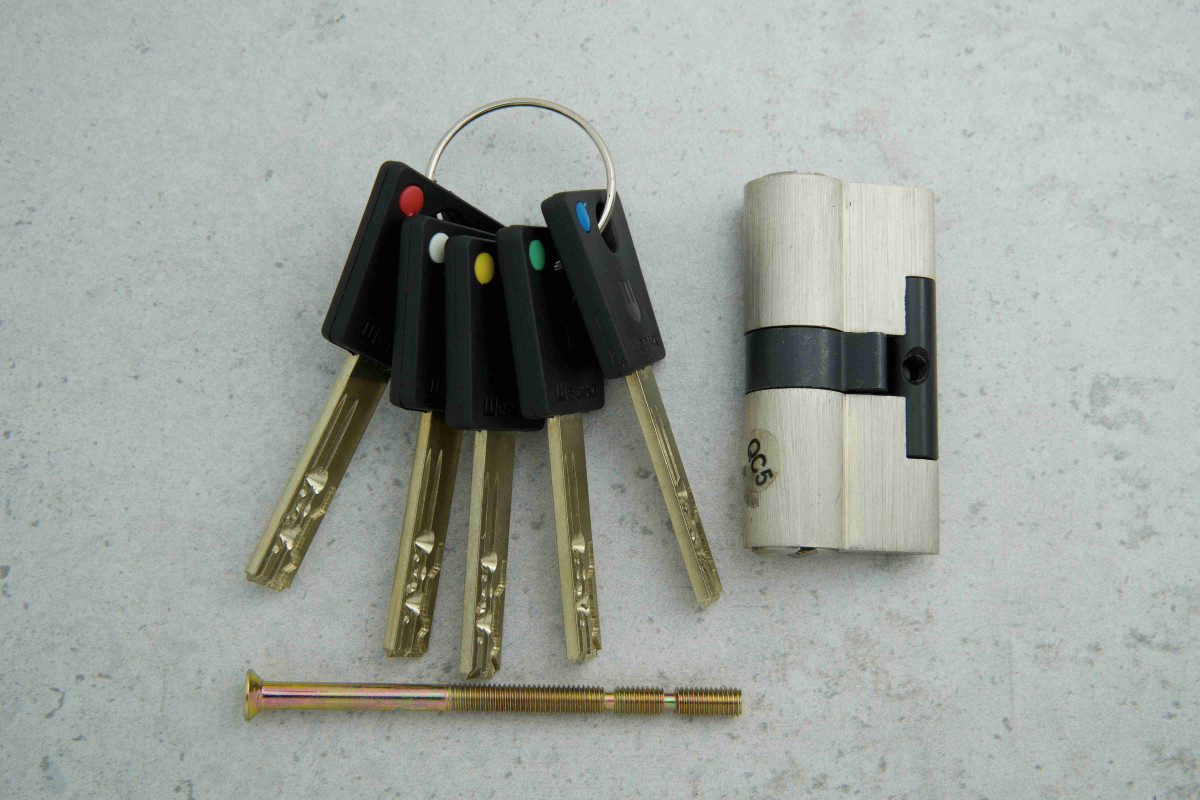 Циліндр SHERLOCK 60 30/30 НК ключ-ключ, посилений