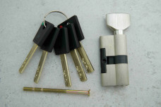 Циліндр SHERLOCK 60 30Т/30 НК ключ-вороток