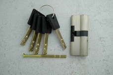 Циліндр SHERLOCK 75 (35/40) ключ-ключ