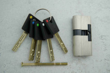 Циліндр SHERLOCK 85 40Т/45 НК ключ-вороток, посилений