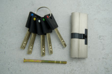 Циліндр SHERLOCK 85 40/45 НК ключ-ключ,посилений