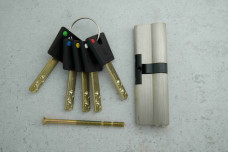 Циліндр SHERLOCK 100 55/45 ключ-ключ