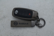Чохол Nissan сірий метал + шкіра