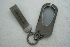 Чохол Mercedes сірий шкіра + метал, унівесальний