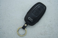 Чохол Audi чорний шкіра