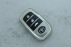 Чохол Toyota срібний карбон поліуретан