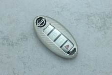 Чохол Nissan срібний карбон поліуретан