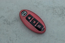 Чохол Nissan рожевий карбон поліуретан