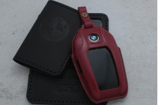 Чохол BMW червоний шкіра