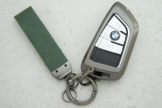 Чохол BMW зелений метал шкіра універсальний