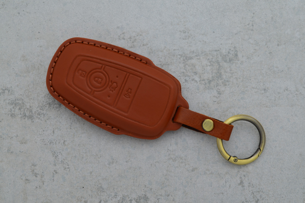 Чохол Ford коричневий шкіра