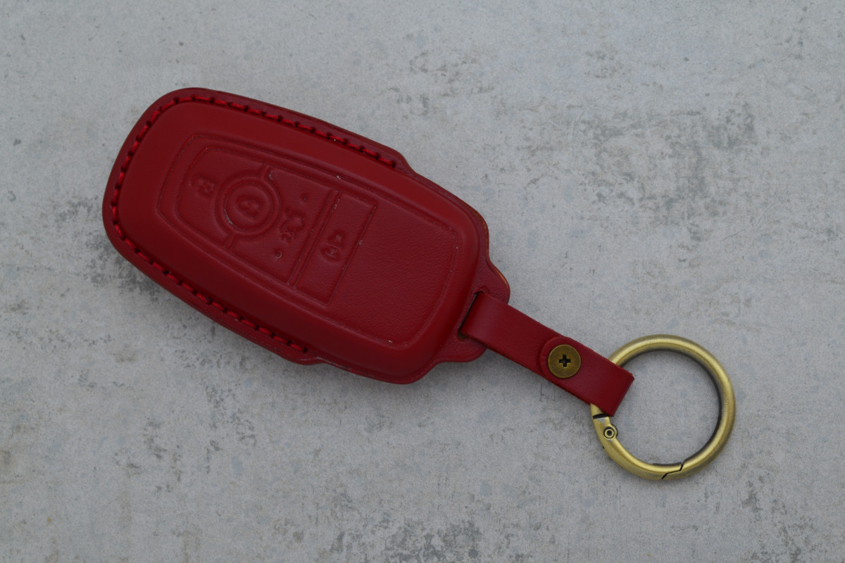 Чохол Ford червоний шкіра