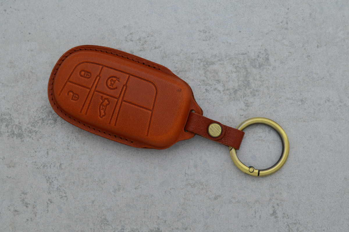 Чохол Jeep коричневий шкіра