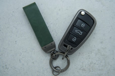 Чохол Audi графітовий зелений метал шкіра універсальний